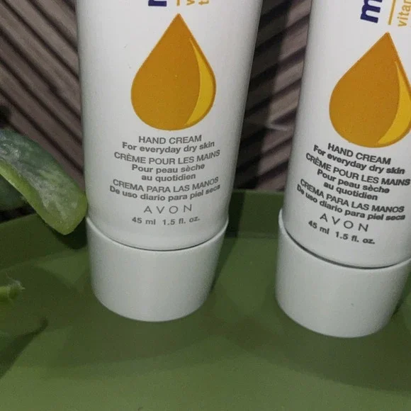 AVON Moisture Therapy vitamin treatment Mini Hand Cream bundle - Lot of 3 purse - Picture 2 of 3